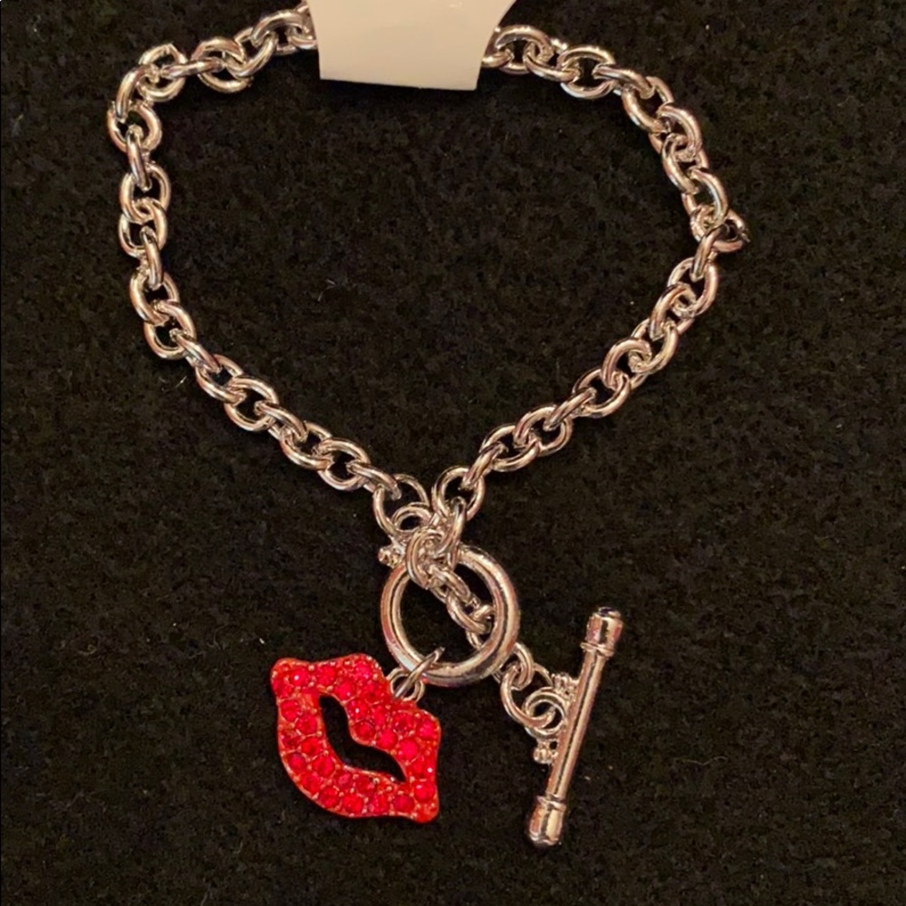 Silver Metal Bracelet with Red Lips Charm